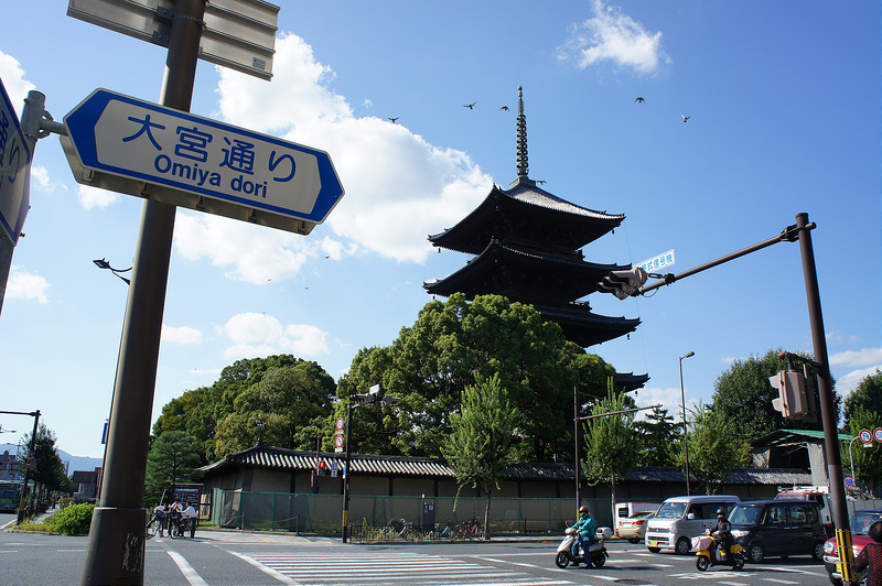 東寺 大宮通りから見た五重塔