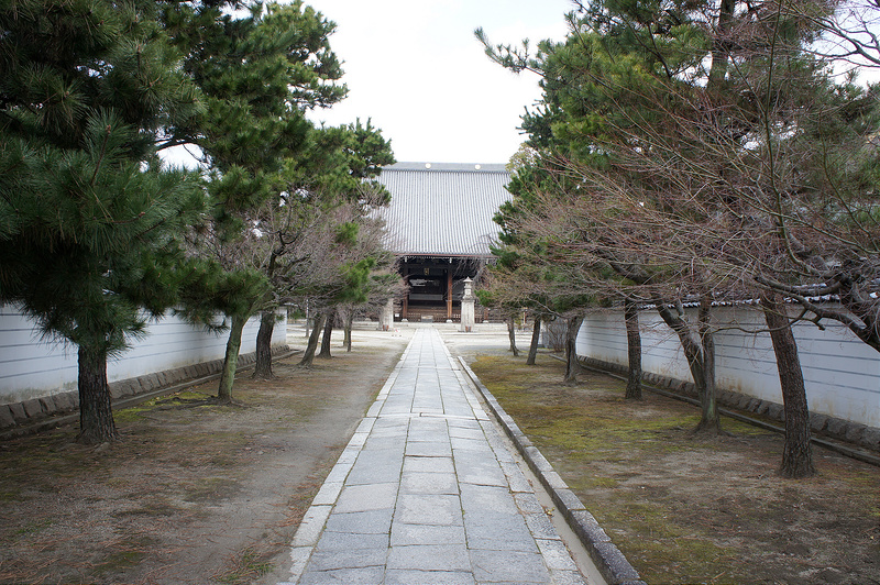 参道・本堂／妙顕寺(Myoken-ji Temple)
