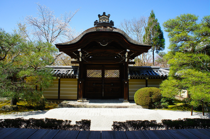 釈迦堂から見る唐門／永観堂 禅林寺(Eikando, Zenrin-ji Temple / Kyoto City) 2015/04/02