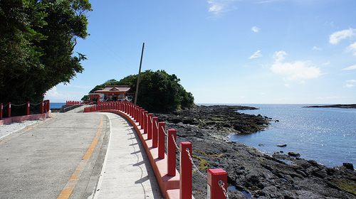 海の側にある釜蓋神社